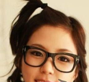 眼镜控美眉喜欢的甜美发型 长脸女生适合的发型 眼镜控美眉喜欢的甜美发型 长脸女生适合的发型