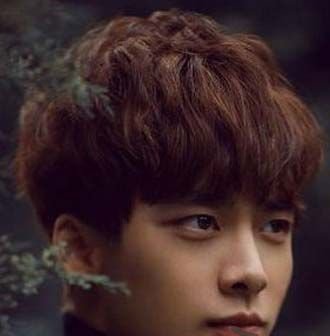 2012男生流行什么发型?非主流发型设计变花样美男 2012男生流行什么发型?非主流发型设计变花样美男